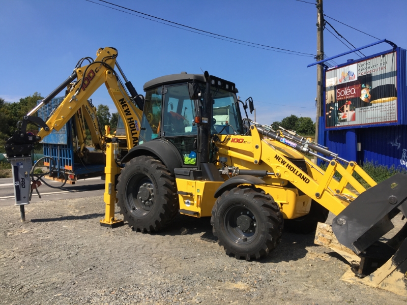 NMTP Location Location De Pelle Fougeres Location Tractopelle New Holland B100C NMTP LOCATION St Malo 35