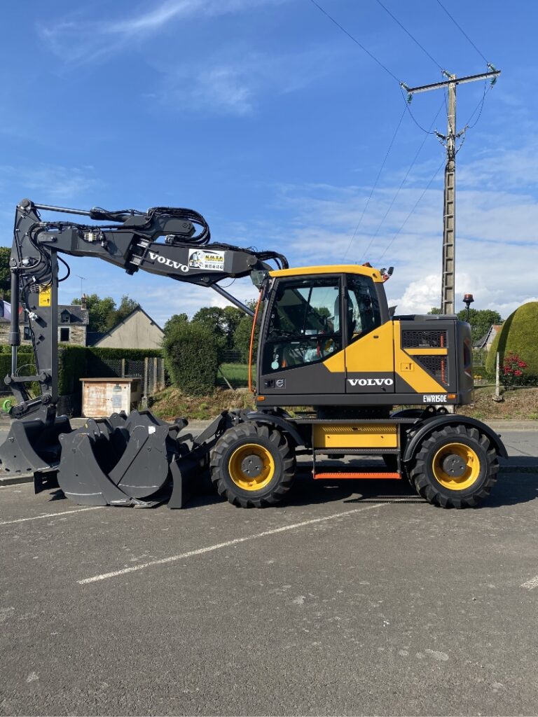 NMTP Location Location De Pelle Fougeres Location Pelle A Pneus Volvo 150 NMTP LOCATION Bretagne
