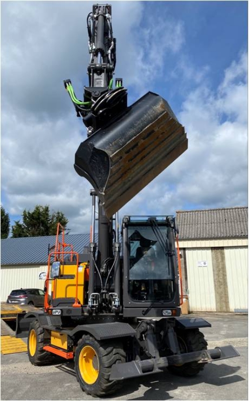 NMTP Location Location De Pelle Fougeres Pelle A Pneus 13 Tonnes Avec Tiltrotator NMTP LOCATION Fougeres